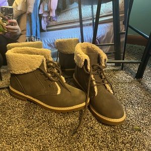 Sonoma ankle boots with ortho lite eco. Olive green/gray.